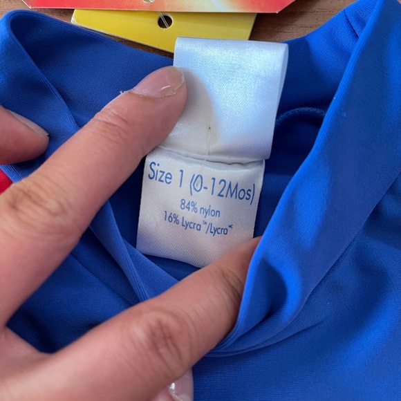 DC Comics Superman Swim Wear 2 piece (0-12m) - Picture 3 of 7